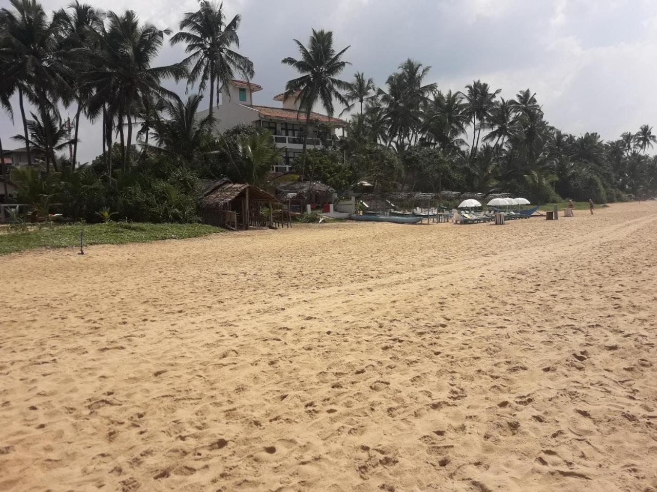Sea Front Hikkaduwaアパートメント エクステリア 写真
